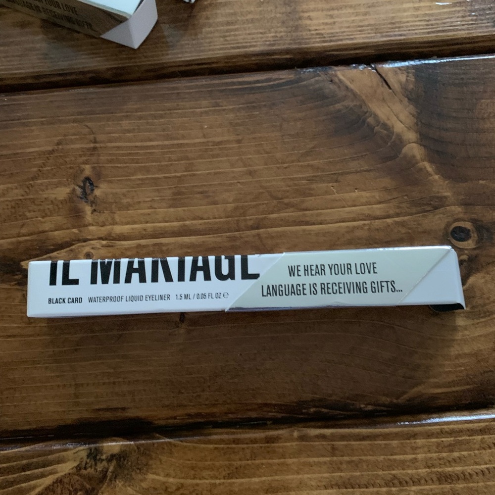 IL MAKIAGE Black Card Liquid Eyeliner